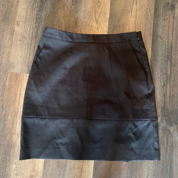 Theory Dresses & Skirts - Theory cotton nylon and Lycra mini skirt . Worn a couple of times. Retail 140